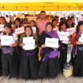 Las indígenas  señalaron, en ese momento, que no solo se trataba de obtener  un espacio para poder realizar su graduación, sino de que el Estado garantizara su derecho a la educación y la igualdad de género. Foto: Icoso/ Chiapas PARALELO.