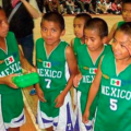 Niños triquis destacados jugadores de basquetbol. Foto: Radio Expresión