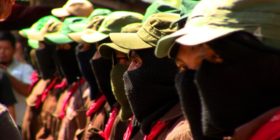 EZLN en apoyo a normalistas de Ayotzinapa. Foto: Saúl Kak