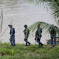 Policías federales a la orilla del río Suchiate