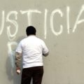 Periodistas protestan con sala de redacción frente Palacio de Gobierno, exigen detención de autores intelecturales del asesinato de Mario Gómez 