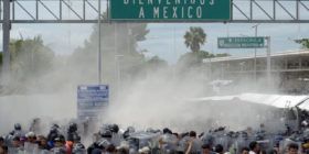 Foto: Archivo Chiapas ParaleloLa Caravana  Migrante es rociada con gas 