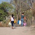 La imagen corresponde a una segunda expulsión masiva de habitantes de pueblos de la Sierra, ocurrida el pasado  26 de marzo. Fotografía: Amapola Periodismo.