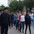 Durante la marcha se gritaron consignas exigiendo justicia por la masacre cometida en esa fecha. Foto: Adriana Santos.