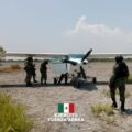 Tras persecución aérea, aseguran avioneta cargada de cocaína en Pijijiapan .
Foto: SEDENA y Guardia Nacional