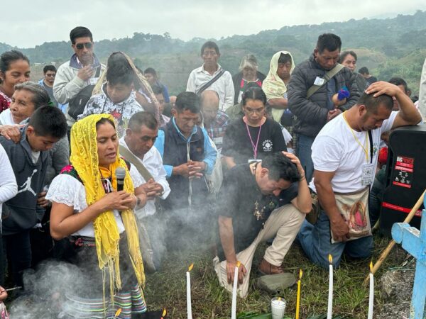 Creo que lo que nos salva y nos mantiene en esta lucha es la espiritualidad. Yo veo una conexión muy fuerte también con la espiritualidad de la madre tierra, es la que nos da de comer.