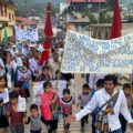 Las y los indigenas que forman parte de la Misión Bachajón de la Diócesis de San Cristóbal de Las Casas, organizaron la peregrinación pacífica, "uniendo nuestro caminar y nuestra voz a la de otros pueblos que gritan urgentemente que la justicia y la seguridad les sean devueltas". Foto: Cortesía