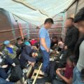 Hacinados en una caja de tráiler, así viajaban 63 migrantes rumbo a Ciudad Juárez
Foto: INM
