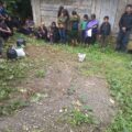 Pobladores de La Esperanza, Chenalhó, se resguardan ante agresiones armadas en su contra. Foto: Cortesía