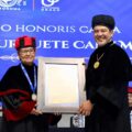 HONORIS CAUSA (6)