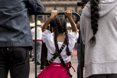 El primer desfile en tiempo de mujeres