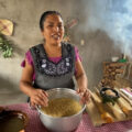 Mimi, la cocinera tradicional que compartió sus sabores de Etla, Oaxaca para Japón
Foto: Istmo Press