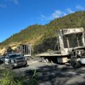 Policias toman el control de carreteras luego de narcobloqueo para cerrar acceso a Comitán. Foto: Ángeles Mariscal