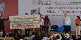 Protesta María Elena Ríos en inauguración de carretera y acusa a gobernador de liberar a su agresor: “Las mujeres en Oaxaca no tenemos Justicia”
Foto: Captura